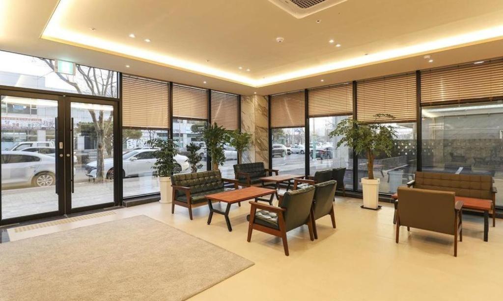 בוריאונג Hotel Grand Bay מראה חיצוני תמונה